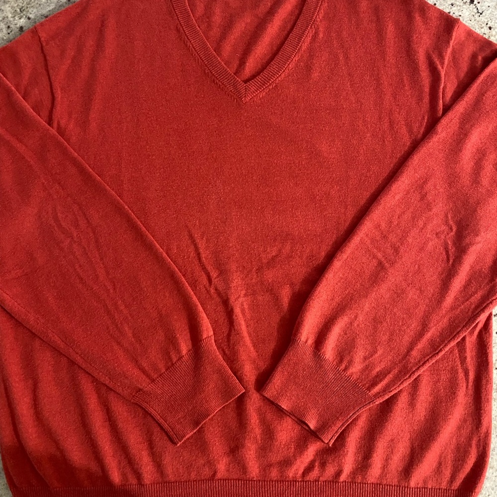 Orvis Men's V-Neck Sweater in Rich Red